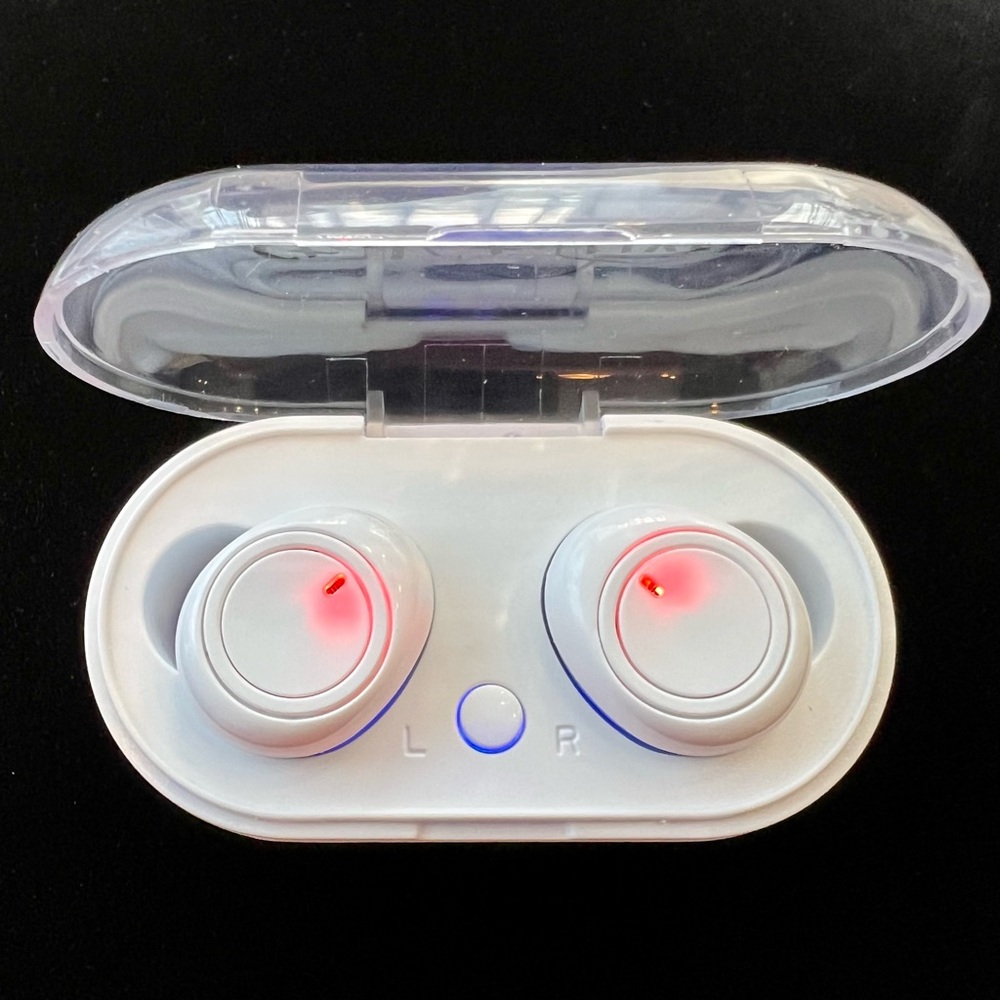STAR VISTA BLUETOOTH STEREO TWIN EARBUDS ARE NEW IN THE BOX